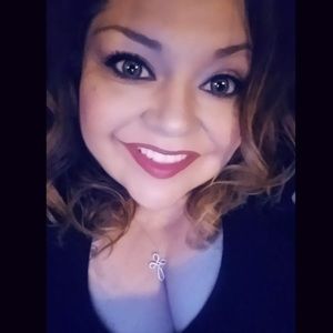 Meet your Posher, Evelyn